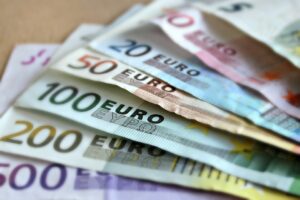 travel cost spain vs france